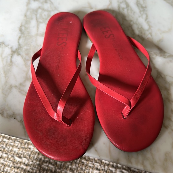 Tkees size 7 red leather flats - Picture 2 of 4